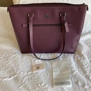 NWT Coach Leather Gallery Tote